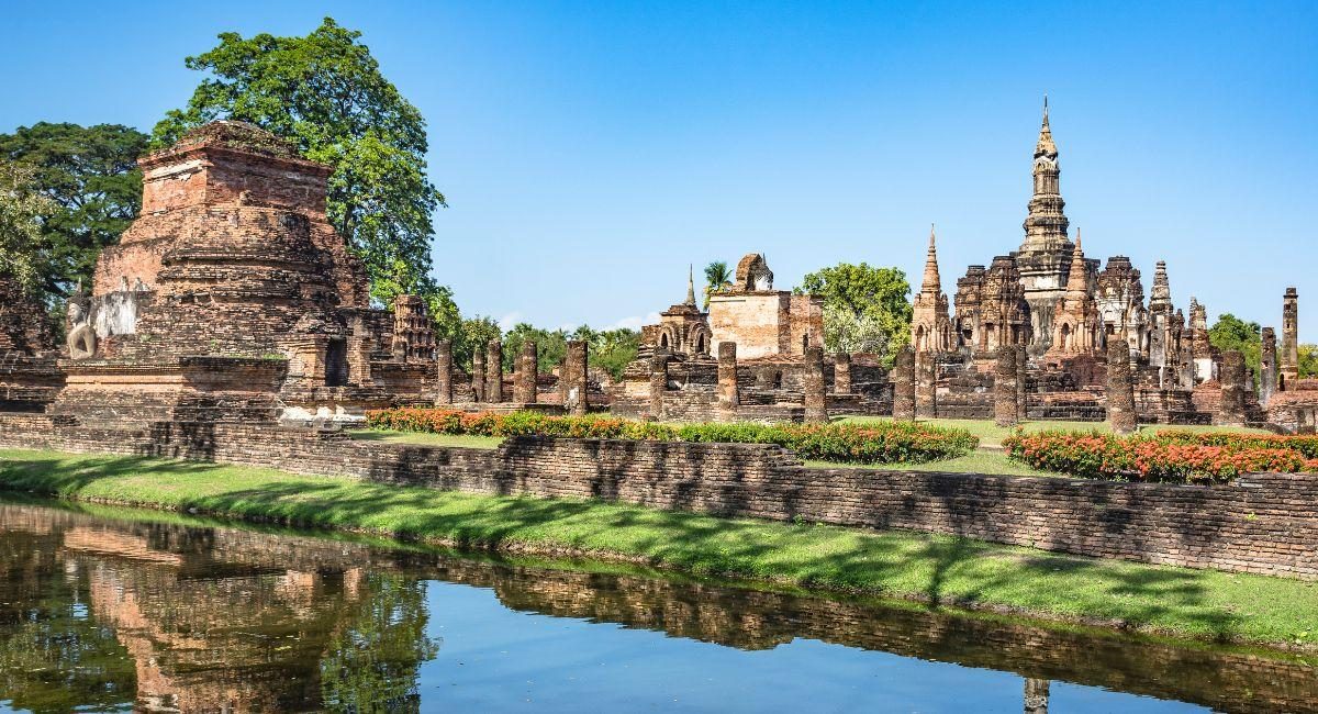 comment aller d'ayutthaya à sukhothai ?